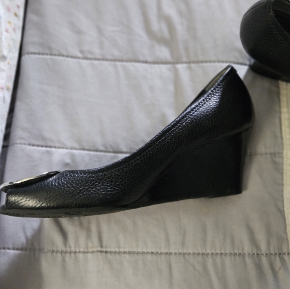 Tory Burch Black Wedges Peep Toe with Silver Logo Size 9.5 - Picture 3 of 10